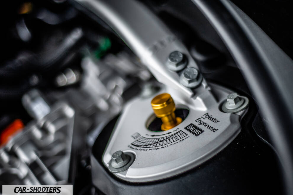 Volvo XC60 Polestar – engine bay, suspension strut tower close up