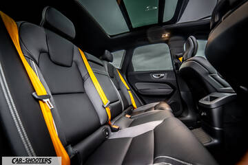 Volvo XC60 Polestar – interior, black leather rear seats with yellow seatbelts