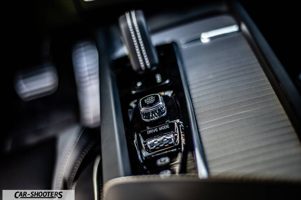 Volvo XC60 Polestar – interior, center console shifter and start knob