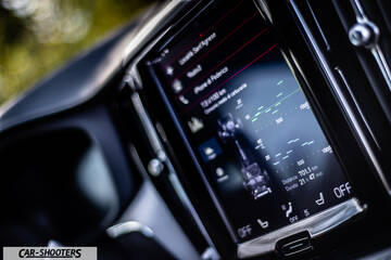 Volvo XC60 Polestar – dashboard, digital infotainment touchscreen display