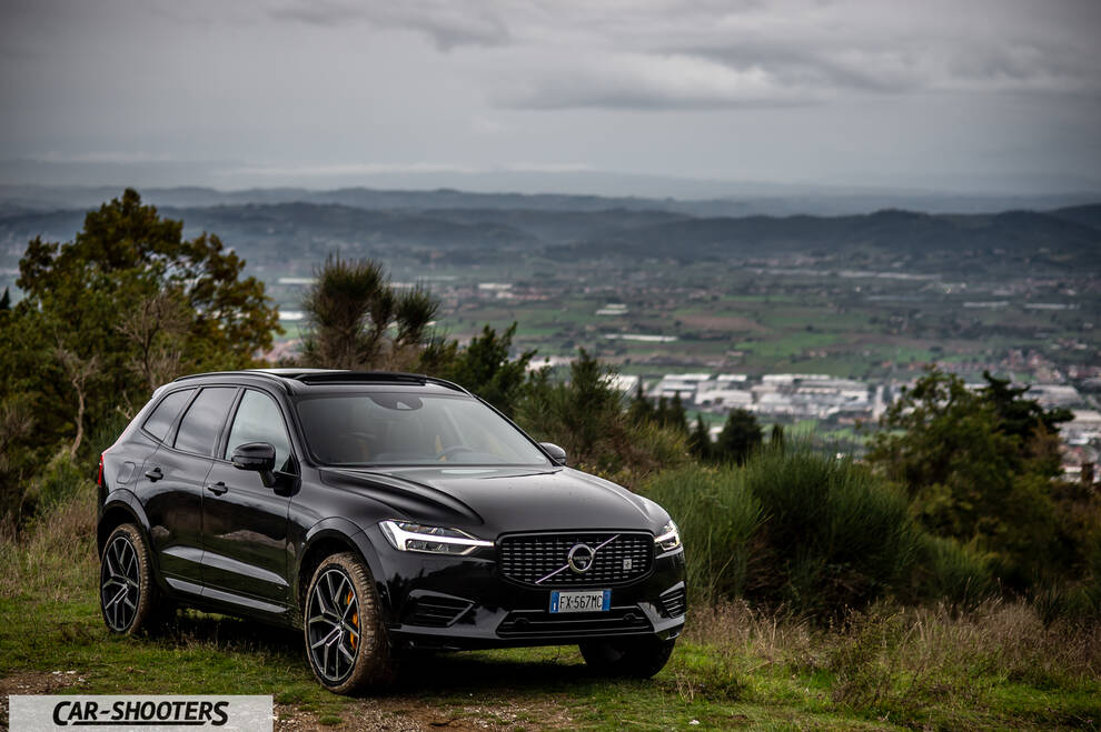 Volvo XC60 Polestar – front three-quarter, black against a mountain backdrop