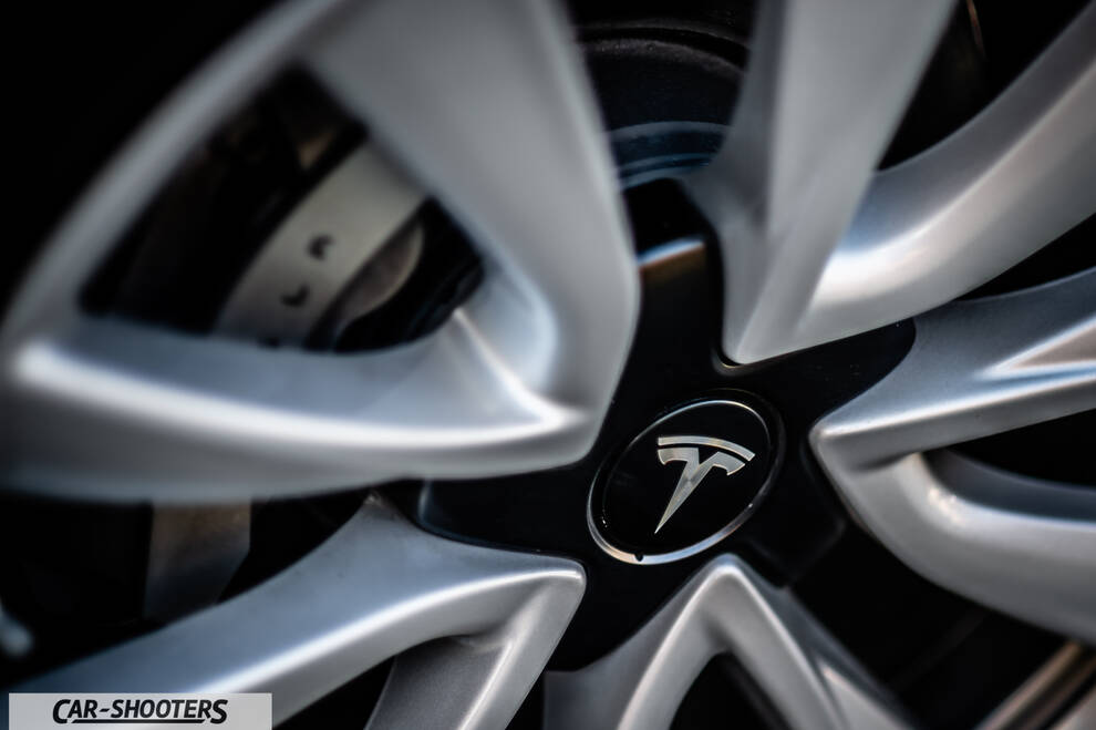 Tesla Model 3 – detail, alloy wheel close-up