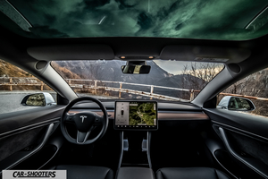 Tesla Model 3 – dashboard, large central touchscreen display