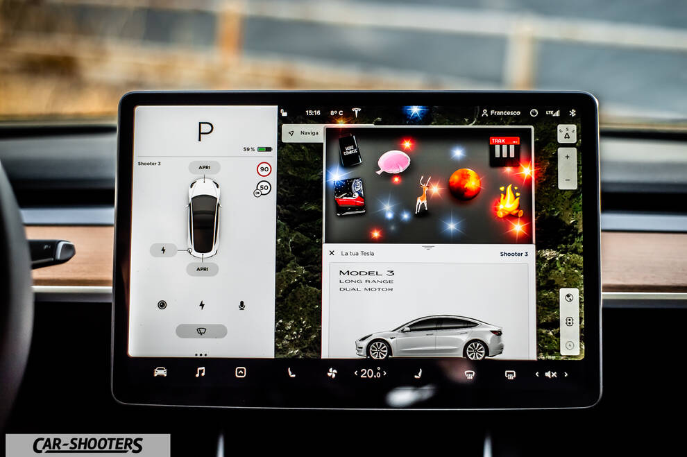Tesla Model 3 – dashboard, large central touchscreen display