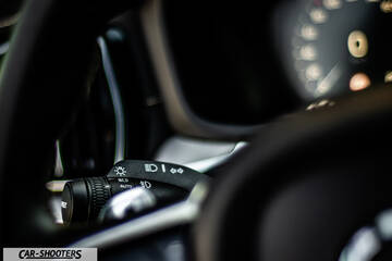 Volvo s60 polestar – dashboard, turn signal stalk close-up