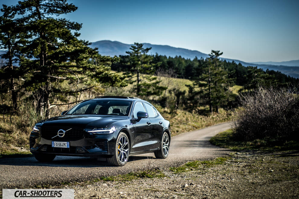 Volvo s60 polestar – front three-quarter, black on a country road