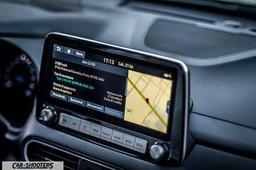 Hyundai Kona electric – dashboard, touchscreen infotainment system display
