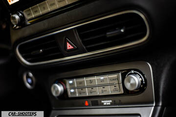 Hyundai Kona electric – dashboard, air vents and climate controls