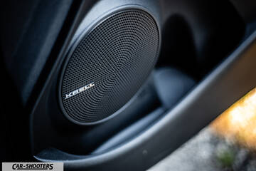 Hyundai Kona electric – detail, audio speaker close-up