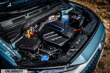 Hyundai Kona electric – engine bay, clean electric motor bay