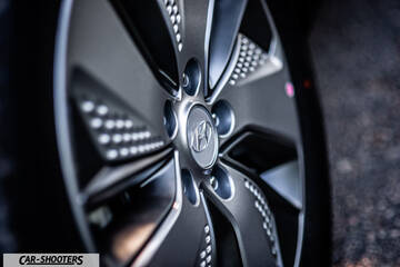 Hyundai Kona electric – detail, alloy wheel close-up
