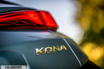 Hyundai Kona electric – detail, tail light and badge close-up