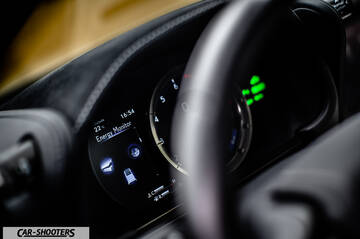 Lexus LC500h – dashboard, digital instrument cluster