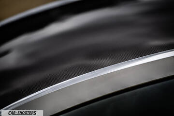 Lexus LC500h – detail, carbon fiber roof panel close-up