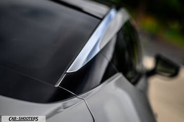 Lexus LC500h – detail, roofline and window trim close-up