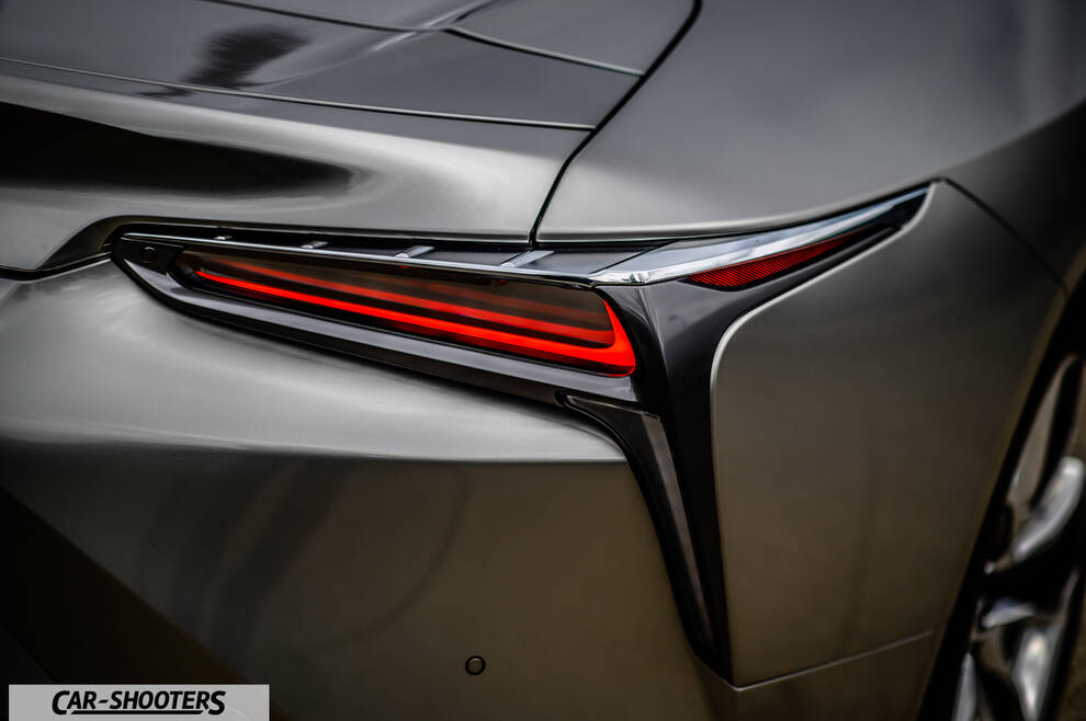 Lexus LC500h – detail, taillight close-up