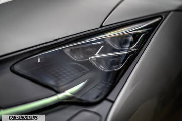 Lexus LC500h – detail, headlight close-up