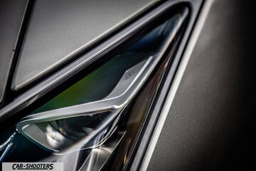 Lexus LC500h – detail, headlight close-up