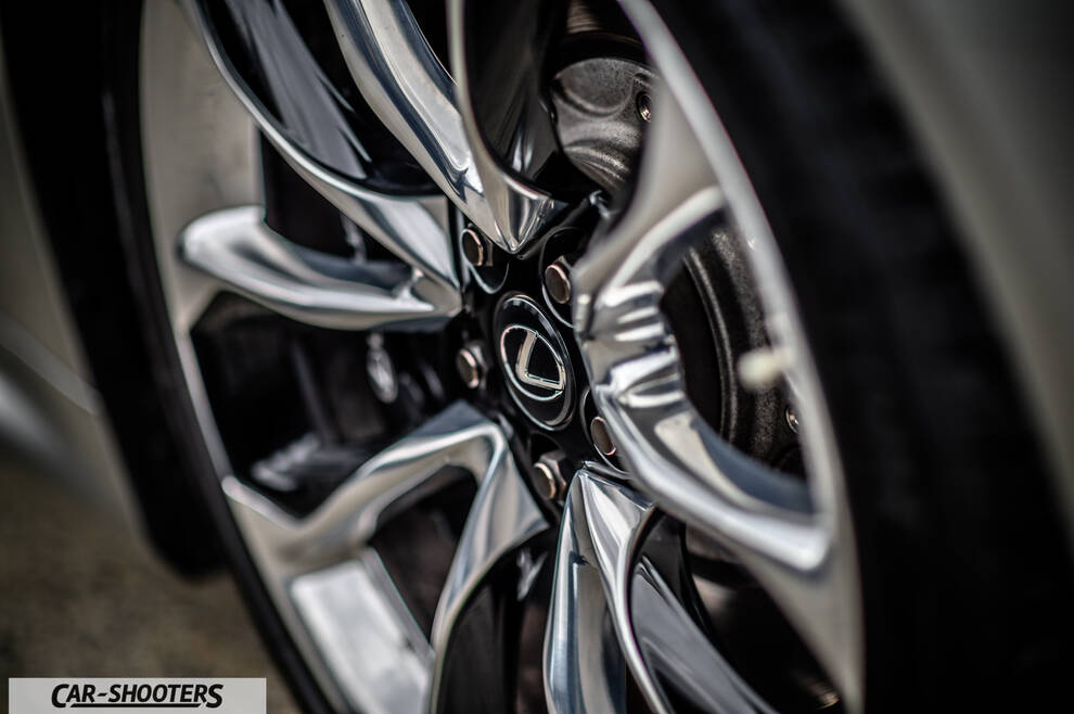 Lexus LC500h – detail, alloy wheel close-up