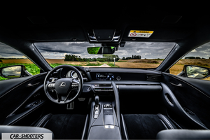 Lexus LC500h – dashboard, view from inside looking out