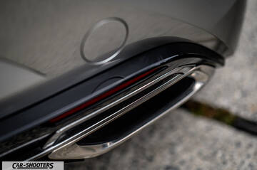 Lexus LC500h – detail, exhaust tip close-up