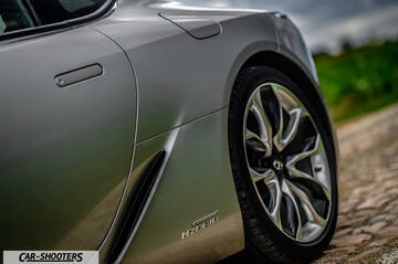 Lexus LC500h – detail, alloy wheel close-up