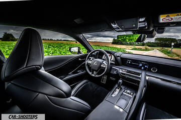 Lexus LC500h – interior, leather front seats