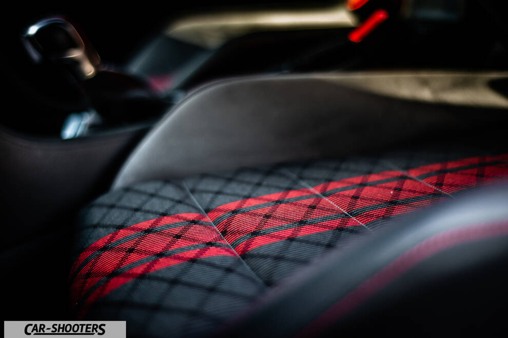 Volkswagen Golf Gti Tcr – interior, patterned front seats