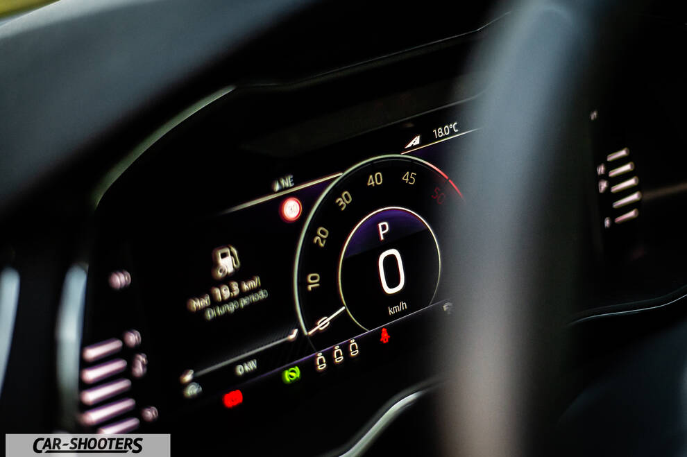 Skoda Superb – dashboard, digital instrument cluster