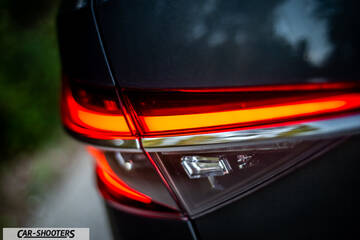 Skoda Superb – detail, taillight close-up