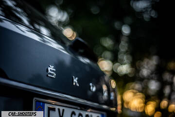 Skoda Superb – detail, rear badge close-up