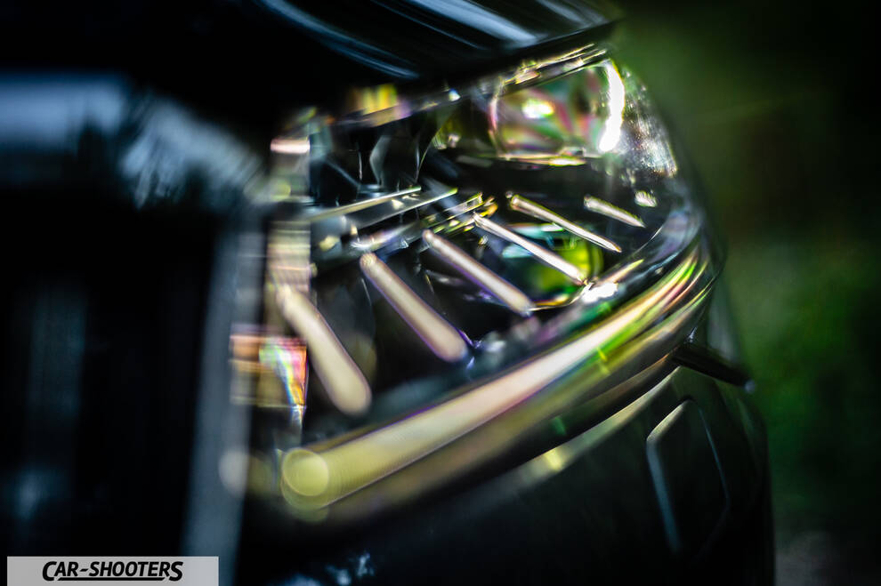 Skoda Superb – detail, headlight cluster close-up