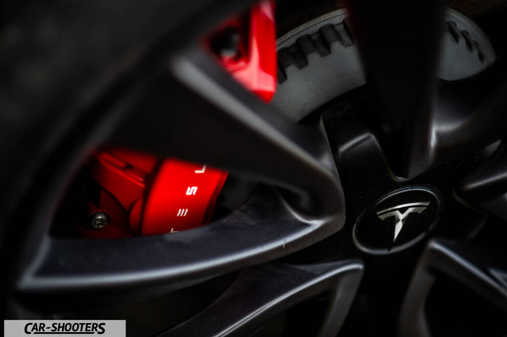 Tesla Model S Performance – detail, alloy wheel close-up