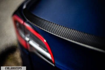 Tesla Model S Performance – detail, carbon fiber rear spoiler close-up