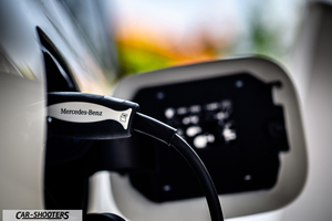 Mercedes Benz Classe B – detail, charging port close-up