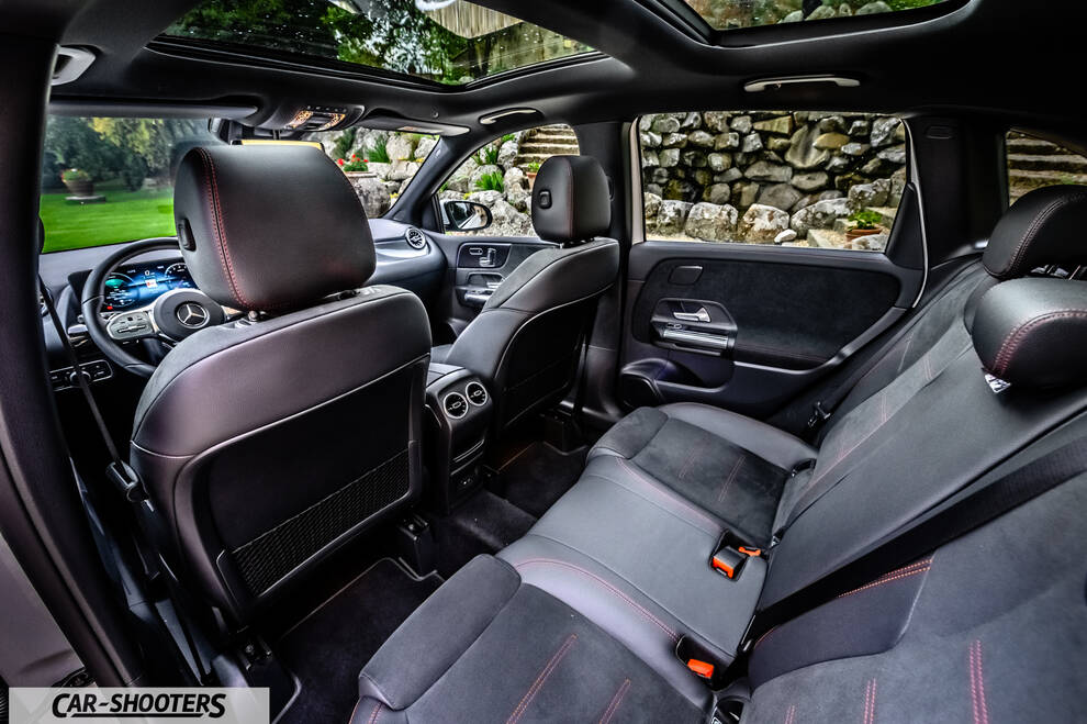 Mercedes Benz Classe B – interior, leather front and rear seats