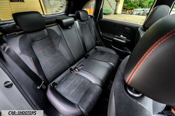 Mercedes Benz Classe B – interior, leather and suede rear seats