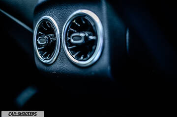 Mercedes Benz Classe B – detail, rear air vents close-up