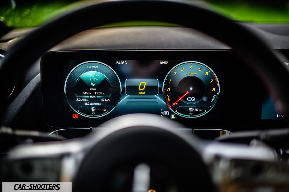Mercedes Benz Classe B – dashboard, digital instrument cluster