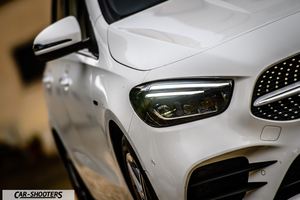 Mercedes Benz Classe B – detail, headlight and grille close-up