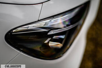 Mercedes Benz Classe B – detail, headlight close-up
