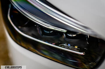 Mercedes Benz Classe B – detail, headlight close-up