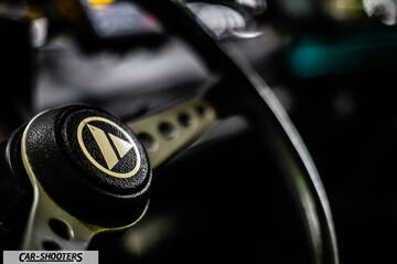 Autobianchi A112 – detail, steering wheel horn button close-up