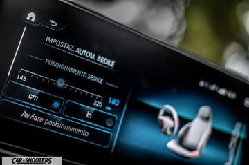 Mercedes Benz GLE – dashboard, infotainment screen with seat adjustment menu