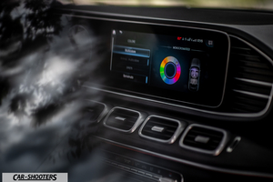 Mercedes Benz GLE – dashboard, digital infotainment display and vents