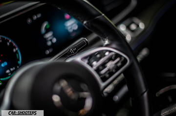 Mercedes Benz GLE – dashboard, steering wheel controls and digital instrument cluster