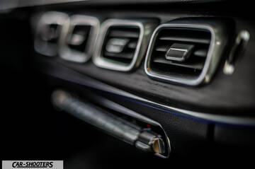 Mercedes Benz GLE – detail, air vents close-up