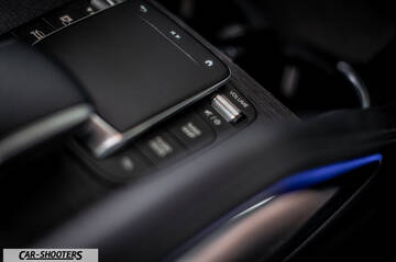 Mercedes Benz GLE – detail, center console trackpad close-up