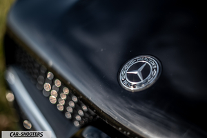 Mercedes Benz GLE – detail, emblem close-up