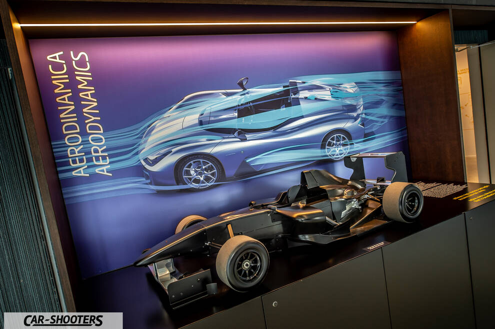 Dallara – detail, race car model in display case